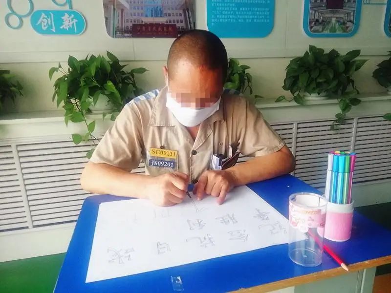 铭记历史展望未来感悟,铭记历史展望未来诗歌