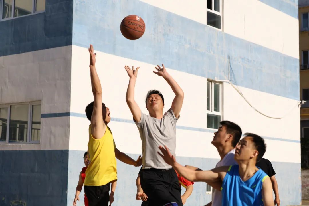 浦城援疆教师黎建标：从闽北飘到天山脚下的“蒲公英”