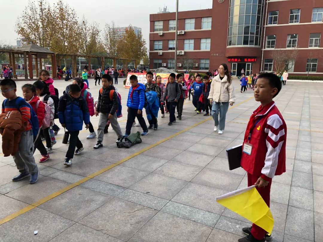 青岛红领巾争章活动内容怎么写,开展红领巾奖章争章活动总结