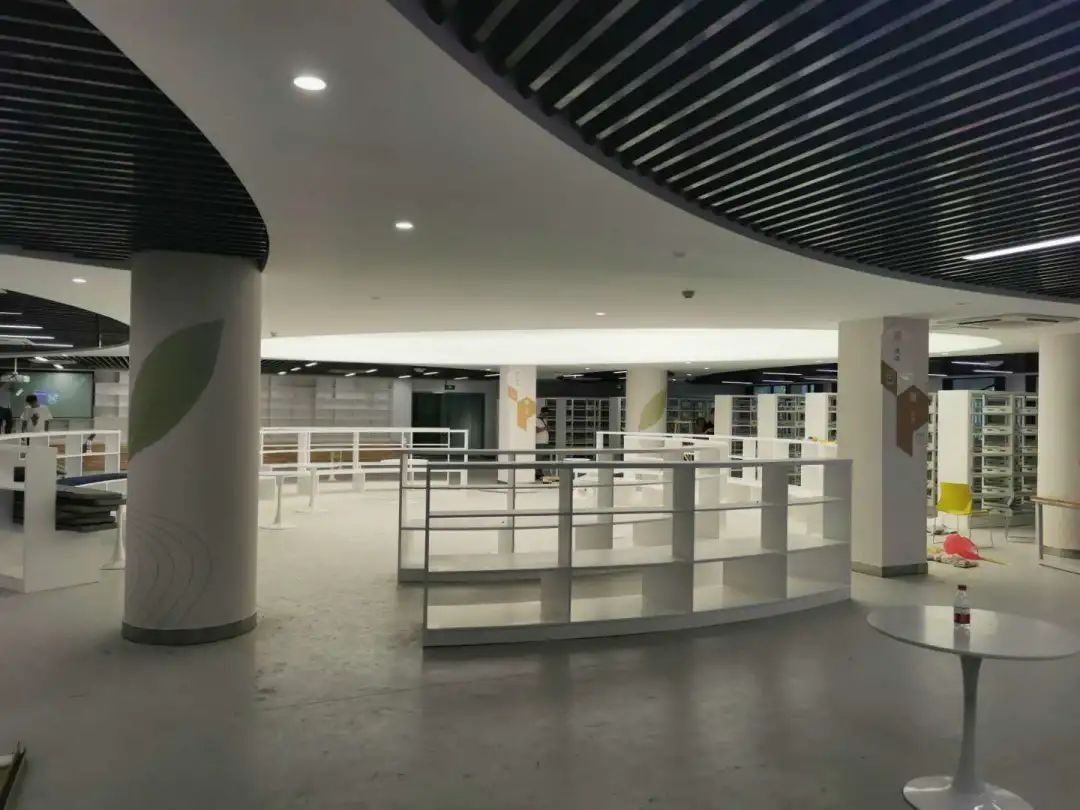 瀹樺鍗楀笀闄勪腑鏍戜汉,鏍戜汉瀛︽牎鍔涗汉鏍″尯甯堣祫鍔涢噺