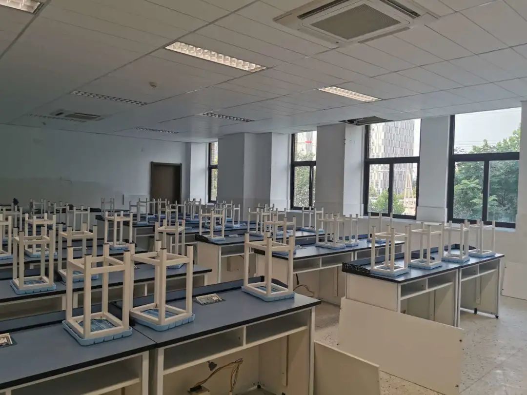 瀹樺鍗楀笀闄勪腑鏍戜汉,鏍戜汉瀛︽牎鍔涗汉鏍″尯甯堣祫鍔涢噺