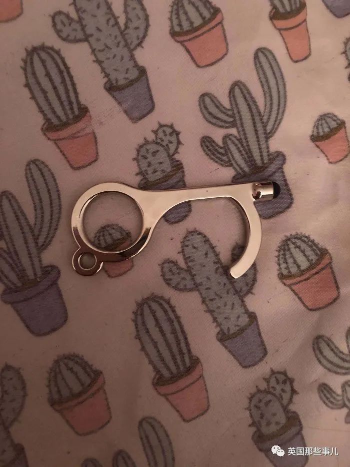 薯片里面吃出白色颗粒,薯片里面吃出异物