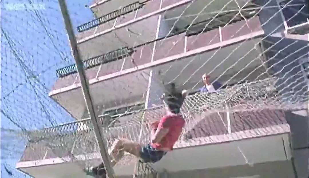 穿超短裤出门的人什么心态,一年四季穿短裤男人