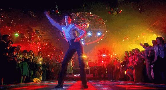 穿超短裤出门的人什么心态,一年四季穿短裤男人