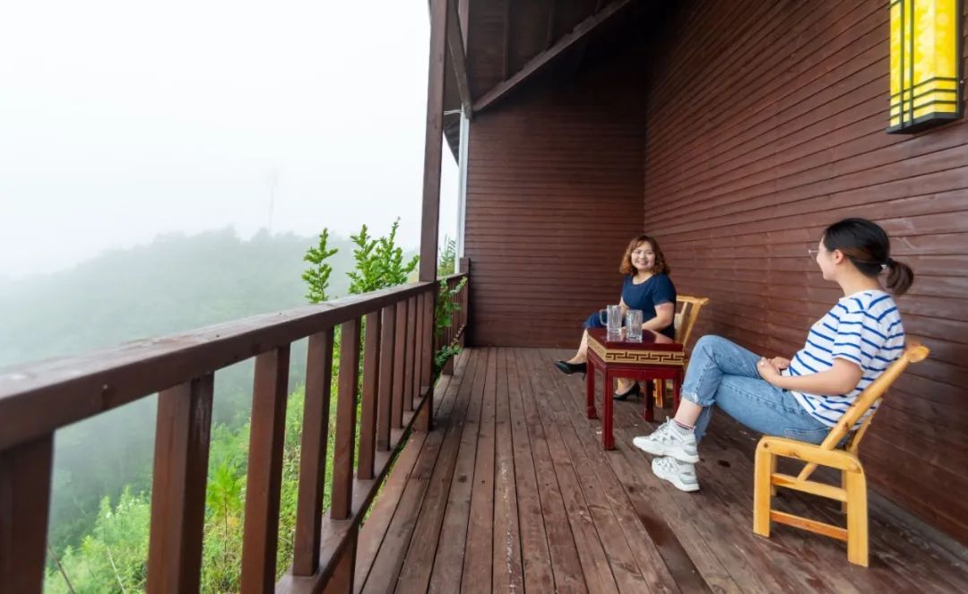 马桥镇这个村，不仅把矿山建成了乐园，还让矿区变成了花海