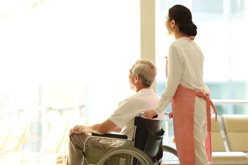 2700元护理费实付675元！义乌这项政策太棒啦！子女再也不愁了！