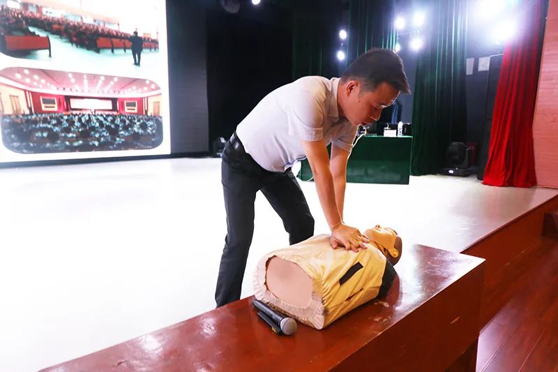 急救知识公益讲座,连云港急救知识培训哪里学