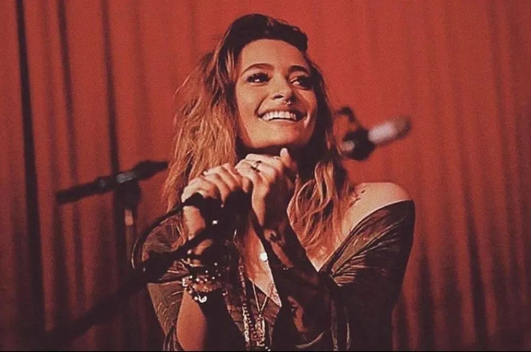 迈克尔杰克逊的女儿为什么是白人,迈克尔杰克逊女儿生活视频