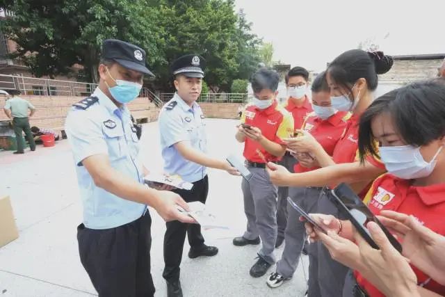 不看就亏了！@大沥街坊，你的禁毒反诈“大礼包”已送达！