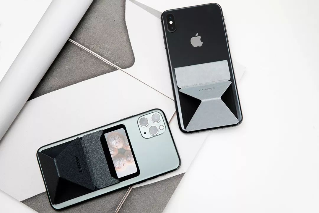 这个中国团队做了款手机支架，在外网7天卖了25万美元