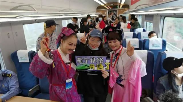 d955次列车时刻表,d5819发车了没