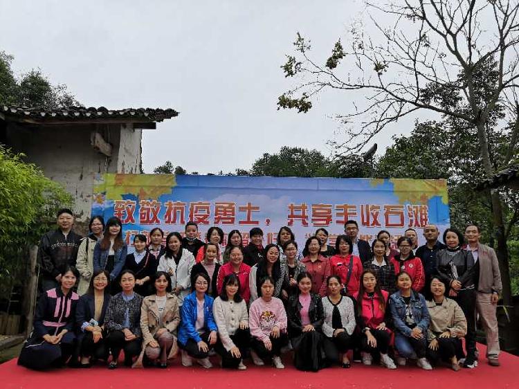 摘辣椒、推新豆花、打新糍粑、尝新米饭……巴南区石滩镇这些＂打新尝鲜＂的农家事，国庆期间值得去体验