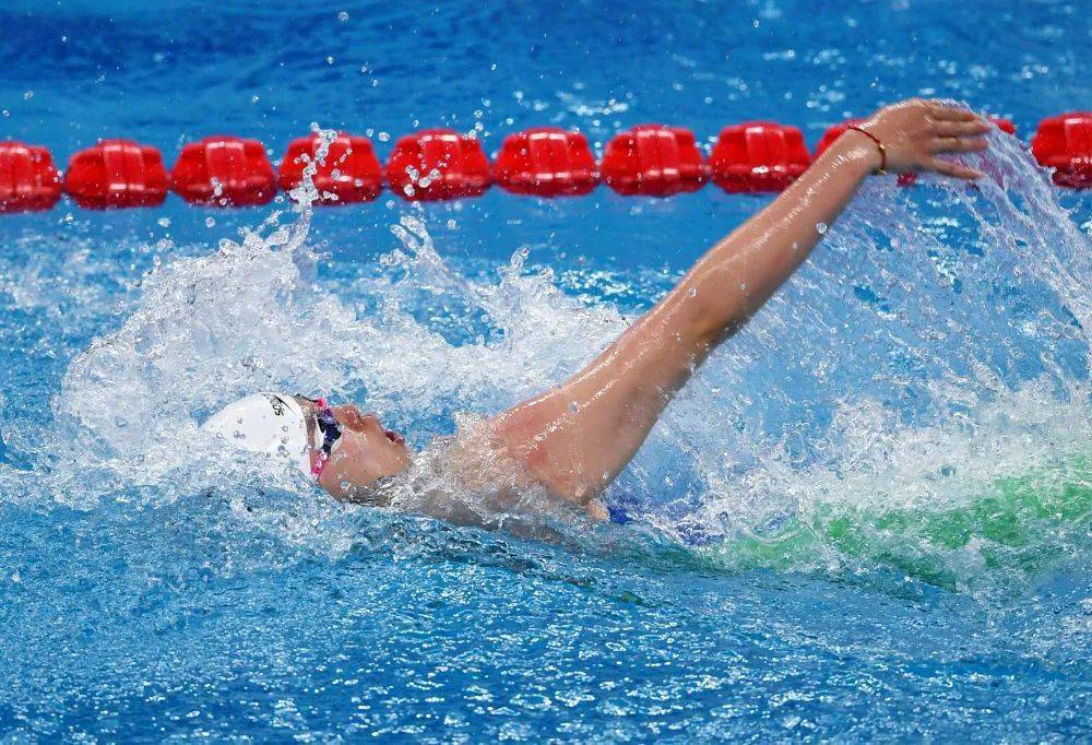 青岛崂山免费开放的足球场,青岛最美海边足球场