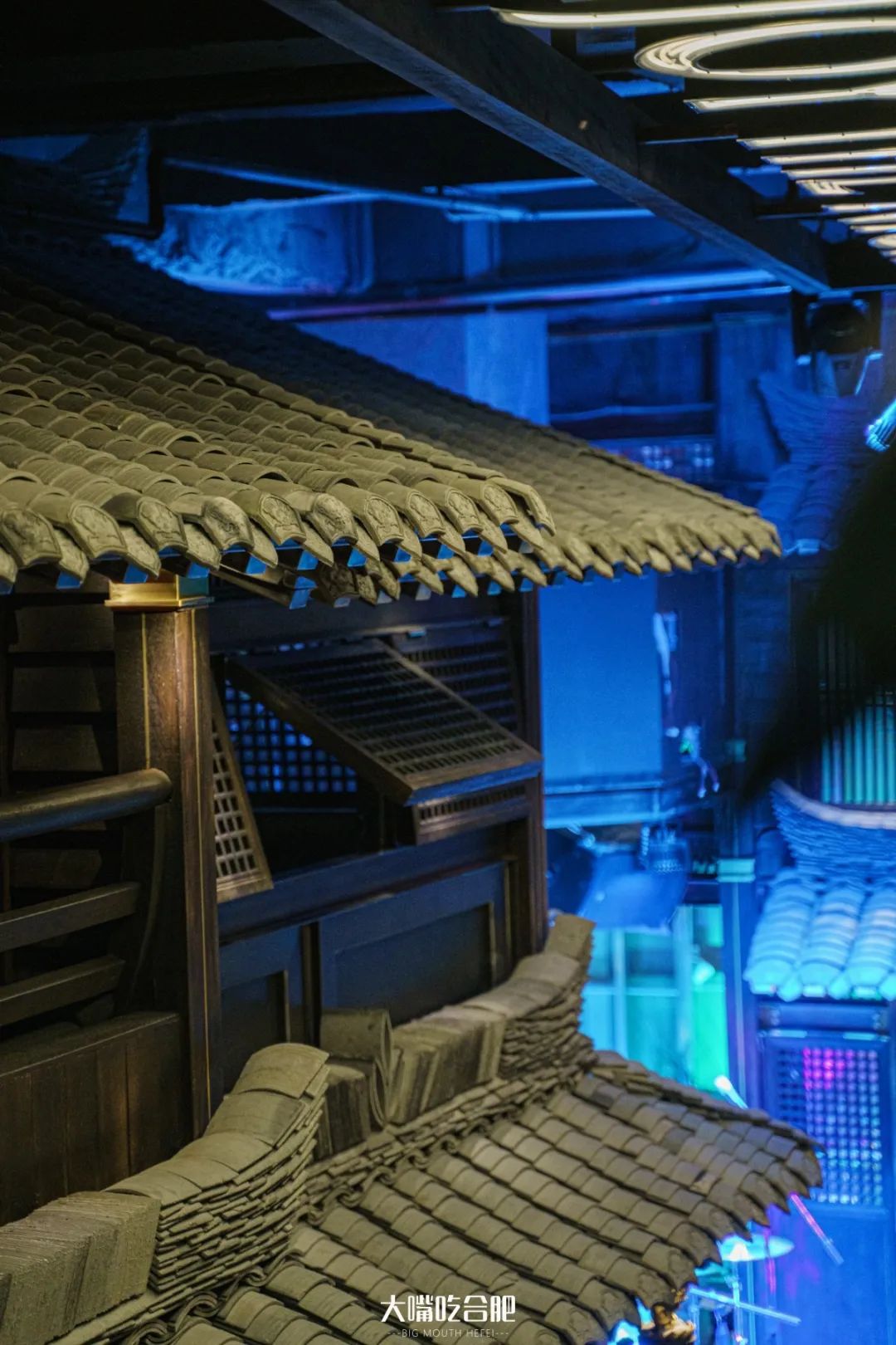 代金券无限叠加！凭斗酒火爆成都的「深夜酒馆」，国潮新风炸翻老报馆