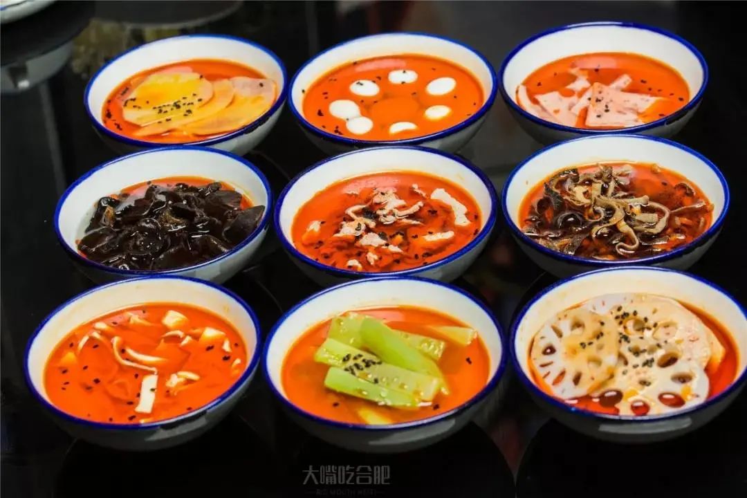 代金券无限叠加！凭斗酒火爆成都的「深夜酒馆」，国潮新风炸翻老报馆