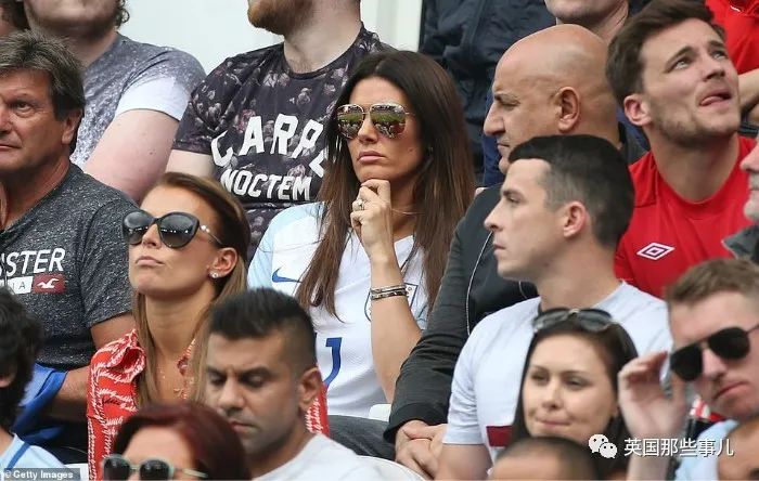 英国足坛太太圈又出新瓜！科琳锤爆泄密闺蜜，两人将对簿公堂