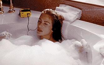 小浴室必备之折叠泡澡桶,有了折叠泡澡桶在家也能泡澡了