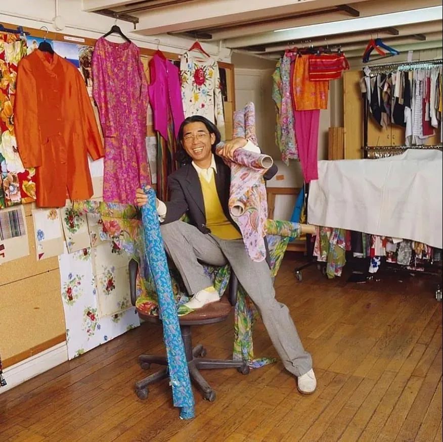 巴黎为她的儿子哭泣，Kenzo创始人高田贤三因新冠在法去世