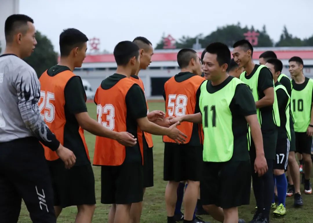 足球场上的兵哥哥,兵哥哥足球比赛