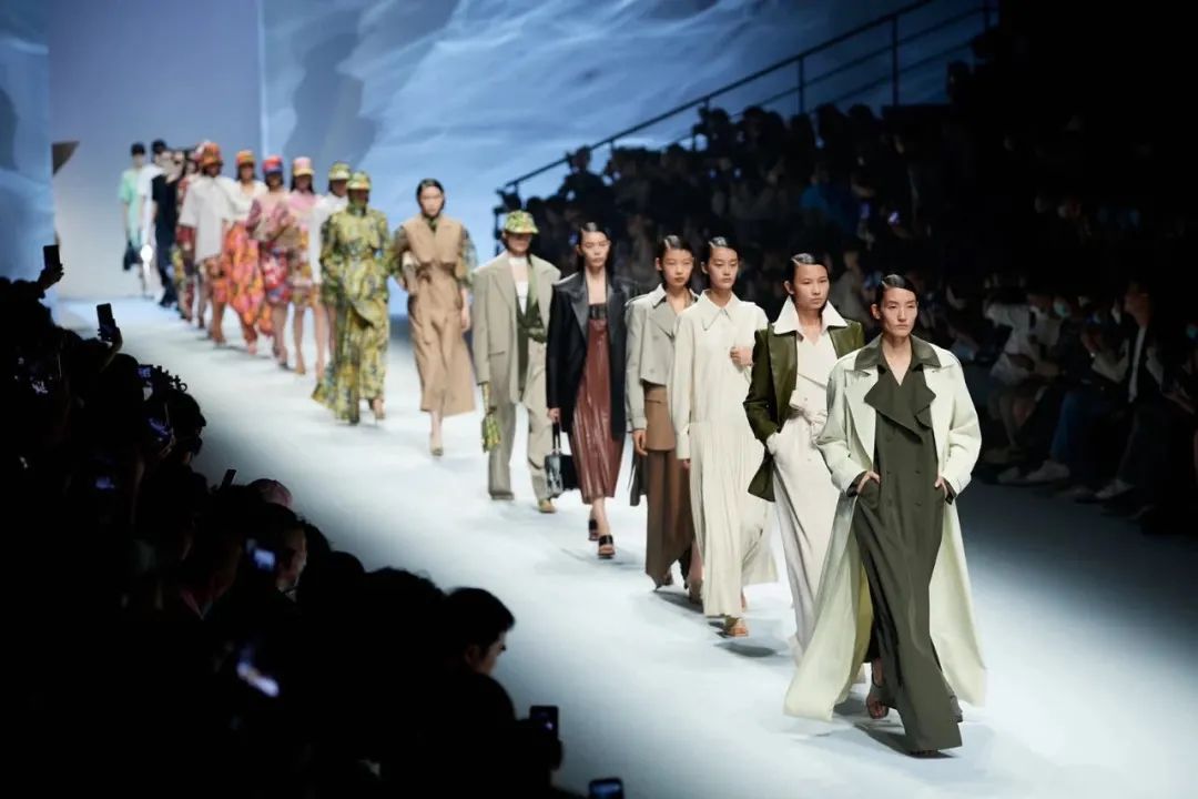 lily女装2020秋款发布会,lily商务时装纽约大秀