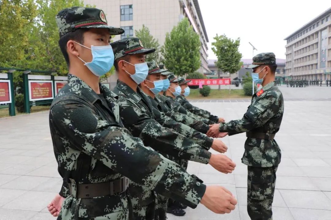 军医新兵参军第一天,新兵怎么快速适应连队生活