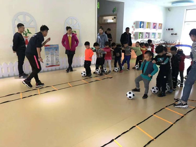 少年足球训练营招生网站,白城旋风少年足球俱乐部