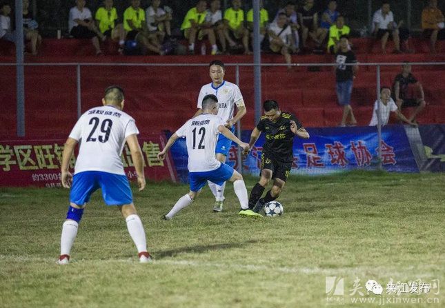 足够精彩校园足球联赛火热进行中,夹江足球联赛