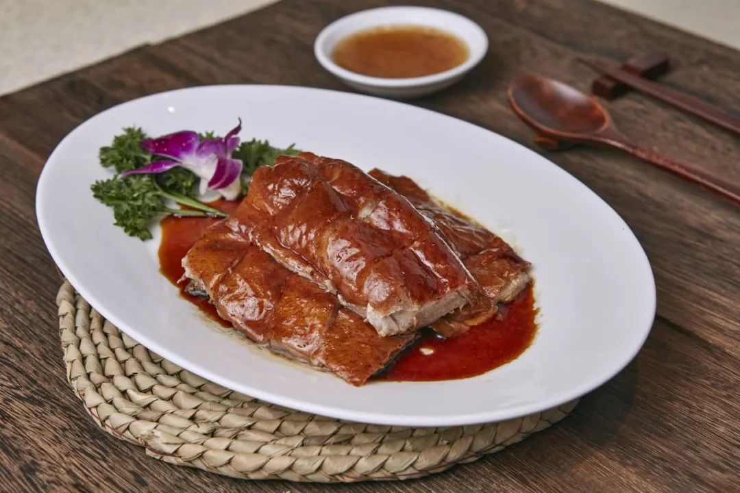 屯里新开finedining，王府花园下午茶，老牌合资酒店新开烘焙坊……本周的贴秋膘指南有点高级（内含福利）|一周好吃