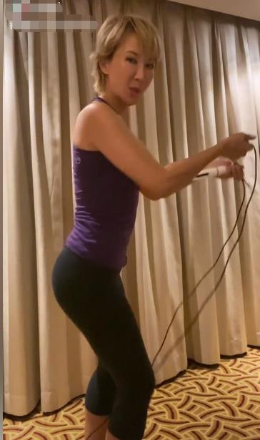 48岁的李玟有多迷人,47岁李玟晒素颜照