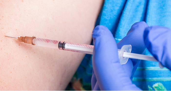 强生、礼来暂停新冠疫苗临床试验，全球十款领先疫苗都有谁？美民兵组织密谋将多个严格抗疫州长赶下台