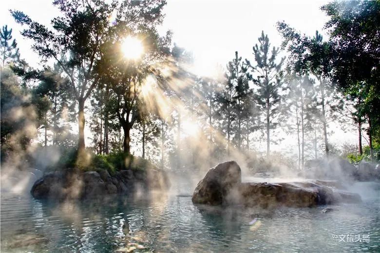 泡温泉红河州,红河州哪里有室内单独泡温泉的