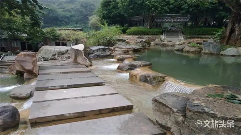 泡温泉红河州,红河州哪里有室内单独泡温泉的