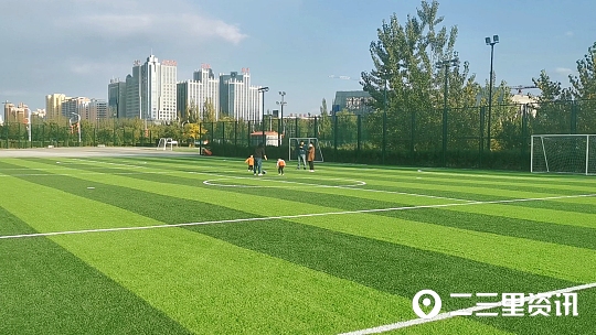 足球场施工工地,榆林沙河公园社会足球场6号场地