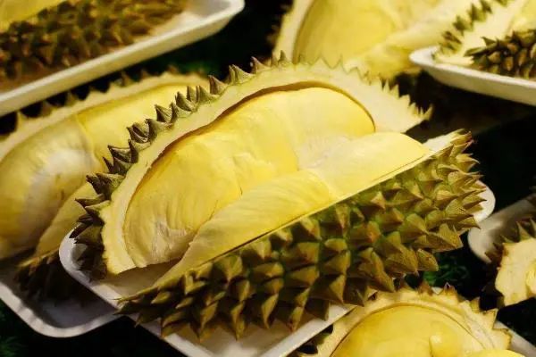 一个榴莲三只鸡的禁忌,一个榴莲三只鸡什么意思