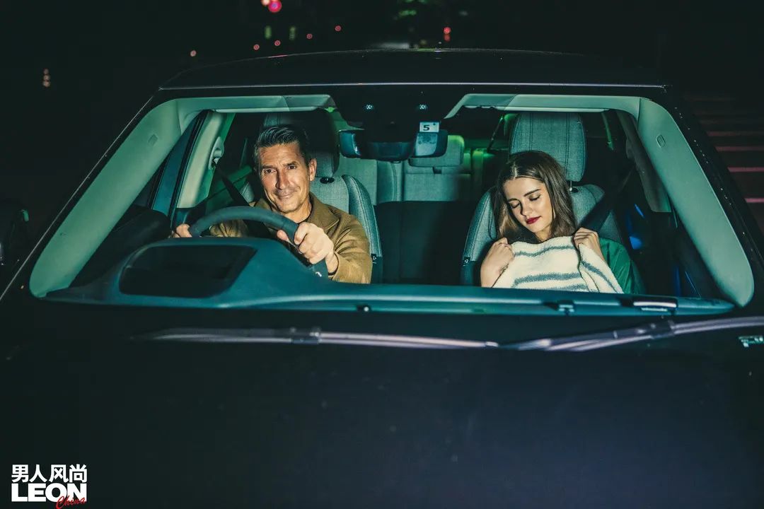 今晚我们去酒店吧