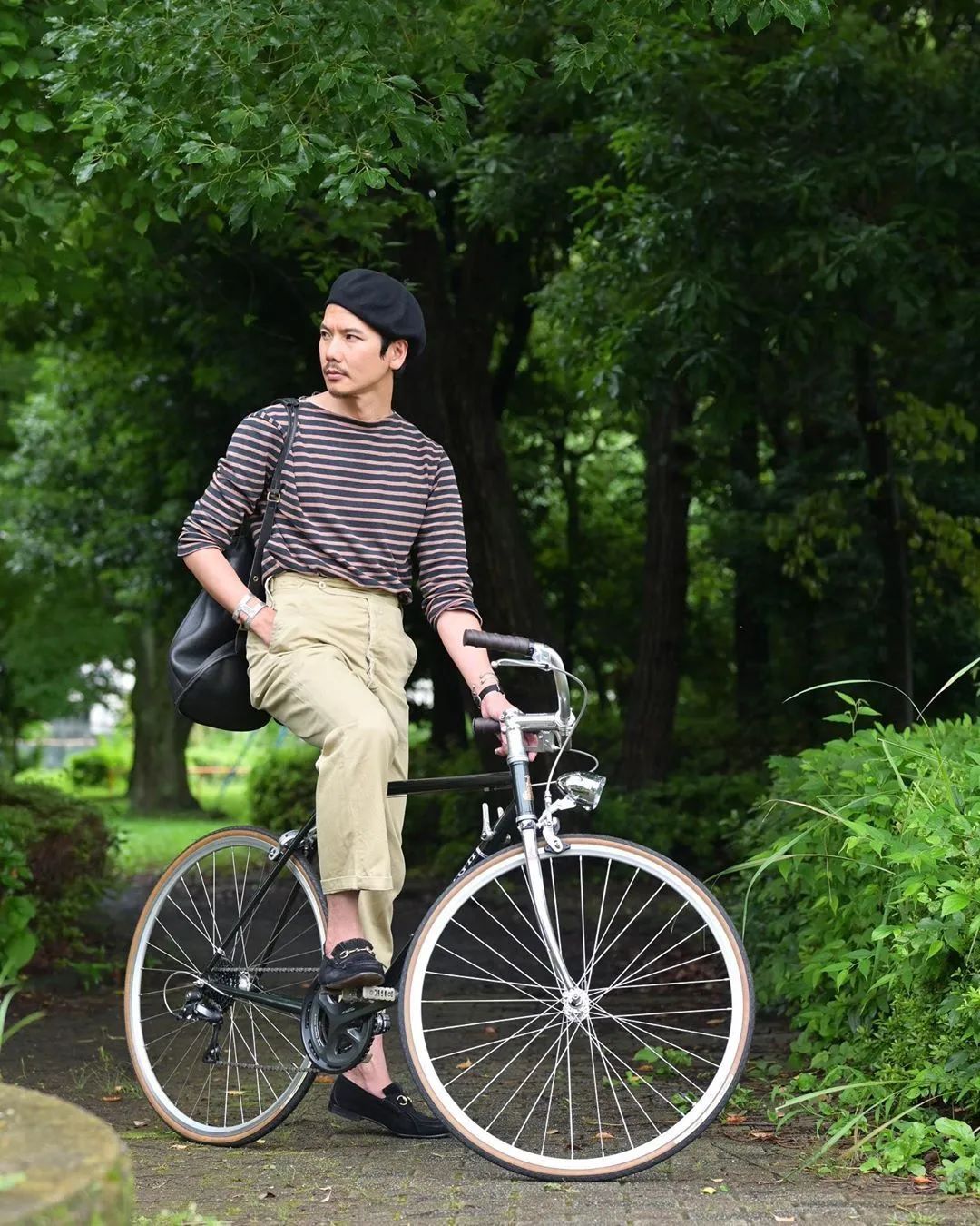 这是五条在某宝搜索不到的“卡其神裤”