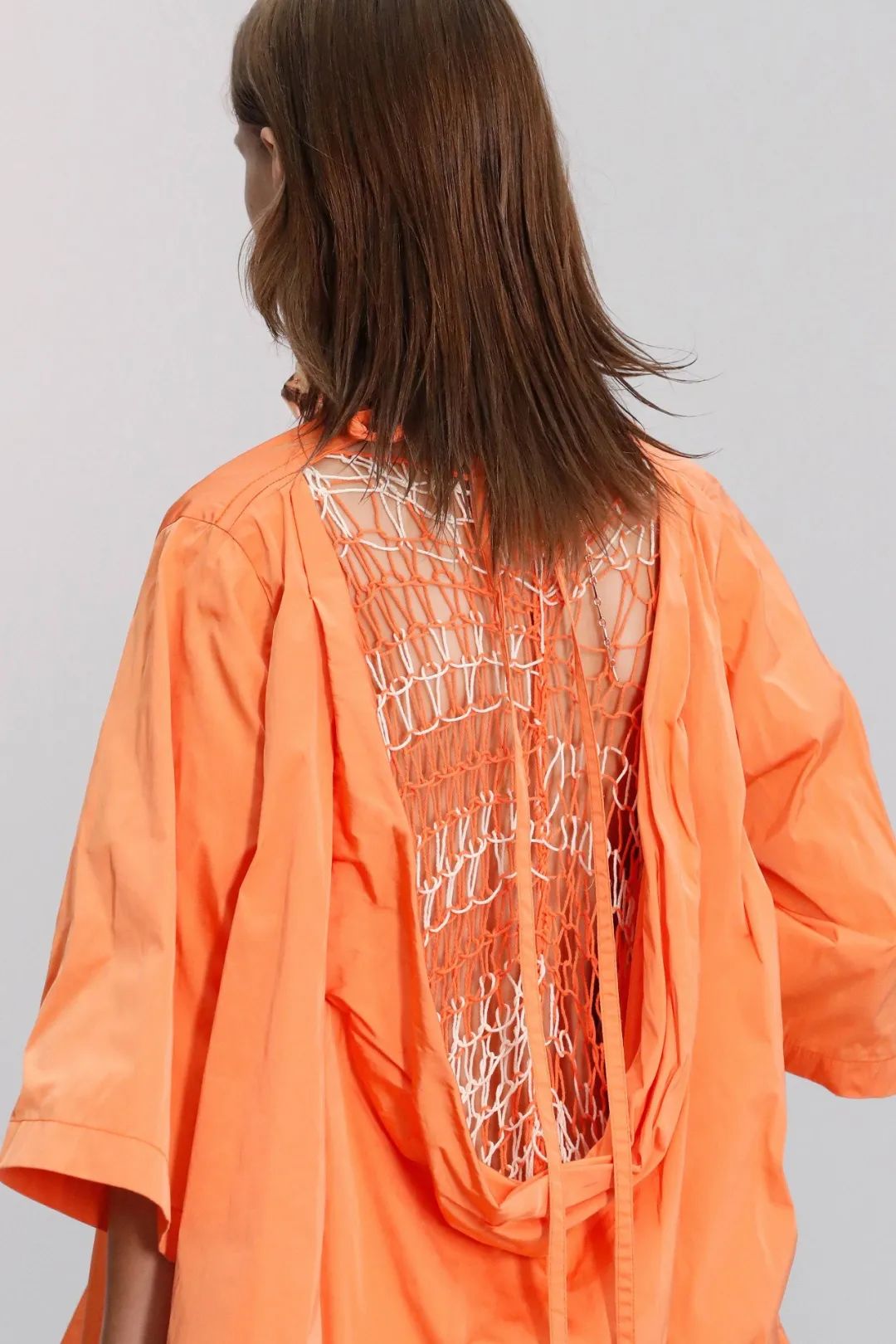 三天打鱼两天晒网｜八戒的珍珠汗衫又在时尚圈翻红了