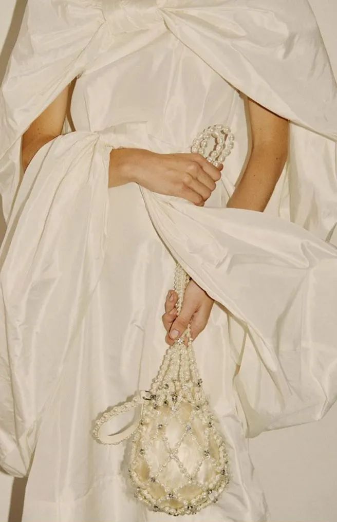 三天打鱼两天晒网｜八戒的珍珠汗衫又在时尚圈翻红了