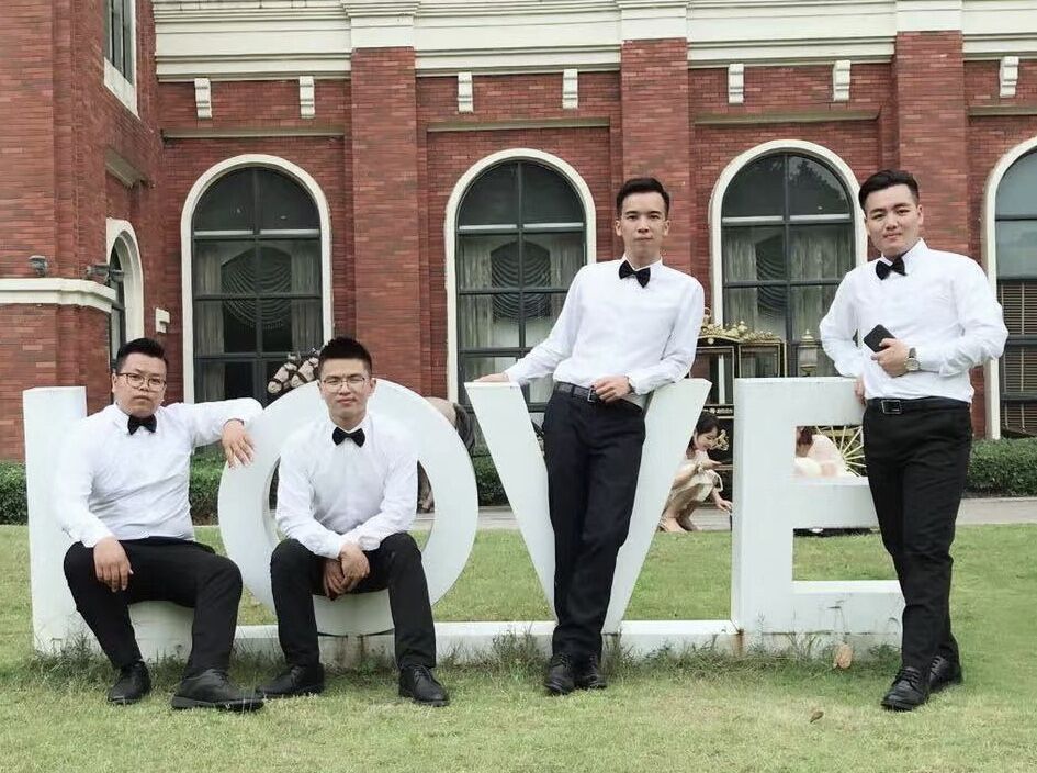 最“豪”女教师-——记柳州市首届“教书育人道德模范”许明教授