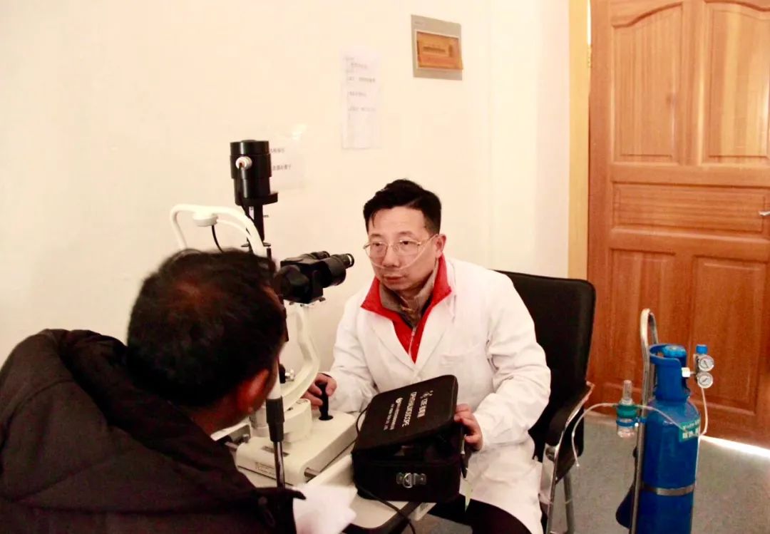 【全面小康•*战统**心声】用医者仁心，做光明使者