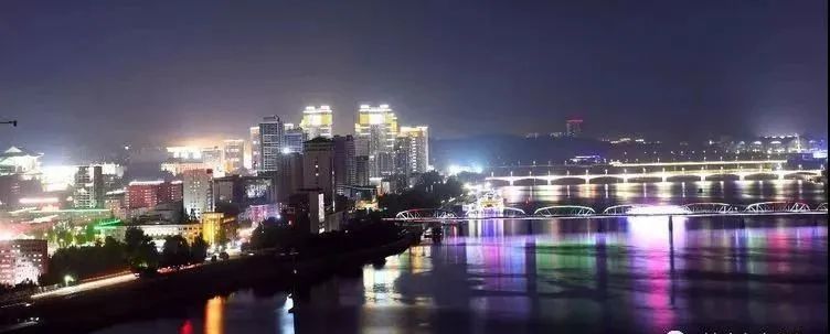 这是一个没有文盲的国家！泉州摄影师探秘实拍“朝鲜表情”