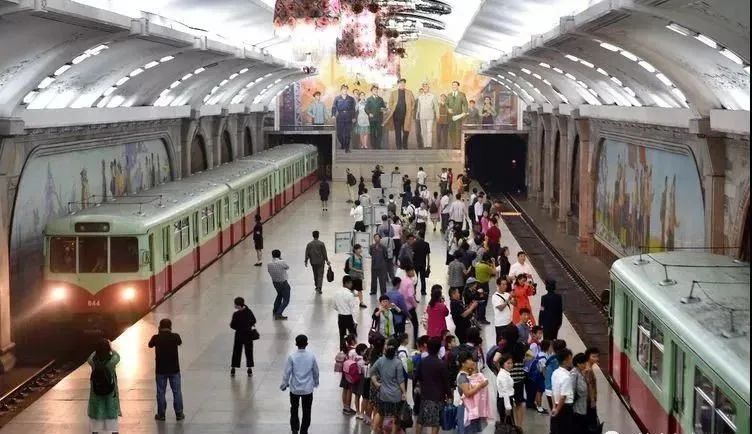 这是一个没有文盲的国家！泉州摄影师探秘实拍“朝鲜表情”