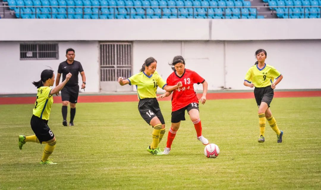 寰愬窞甯傞暱鏉潚灏戝勾鏍″洯瓒崇悆鑱旇禌,閮戝窞甯傞暱鏉潚灏戝勾瓒崇悆鑱旇禌