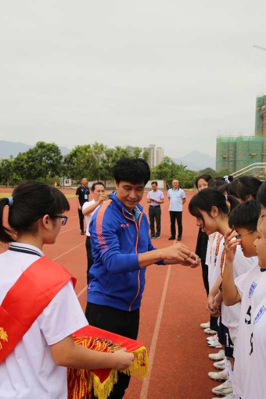 寰愬窞甯傞暱鏉潚灏戝勾鏍″洯瓒崇悆鑱旇禌,閮戝窞甯傞暱鏉潚灏戝勾瓒崇悆鑱旇禌