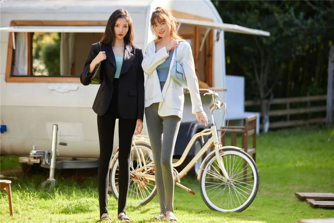 秋冬怎么穿出骨感腿,秋冬温柔甜系不露腿穿搭