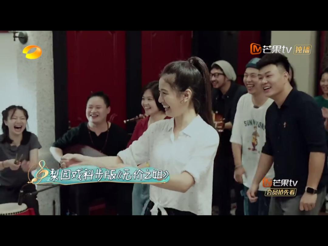 张雨绮乘风破浪初舞台采访,张雨绮唱走音