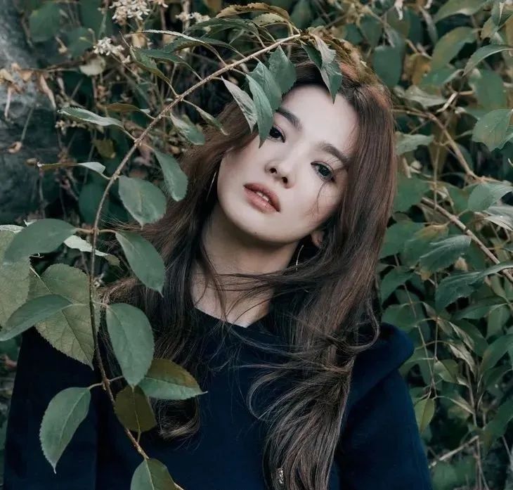 壹周潮话题|杨幂扶了个寂寞也美，万圣节Mai真的拼