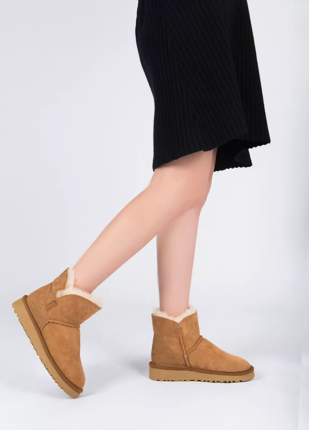 秋冬爆款加绒雪地靴,潮冬爆款加绒雪地靴