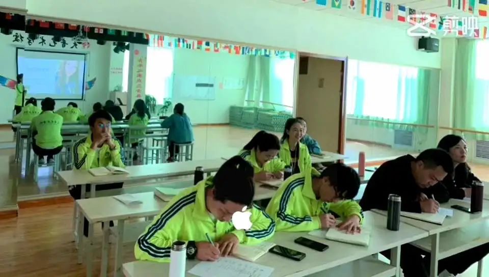 青年之家揭牌凝聚青春力量,凝聚青春力量服务乡村振兴