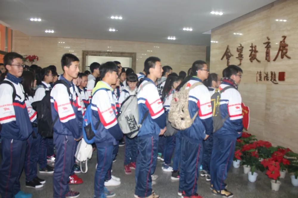 青年之家揭牌凝聚青春力量,凝聚青春力量服务乡村振兴